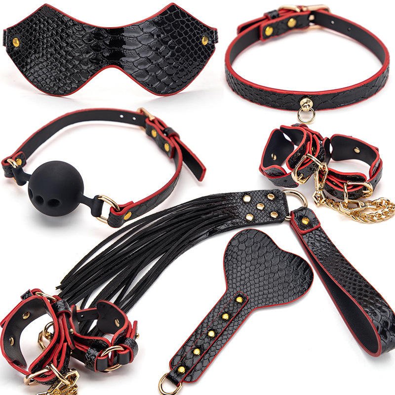 Wholesale Factory Crocodile Pattern SM Game 7 Pieces Couples Flirting in Bed Female Slaves Bound Handcuffs Adult Toys